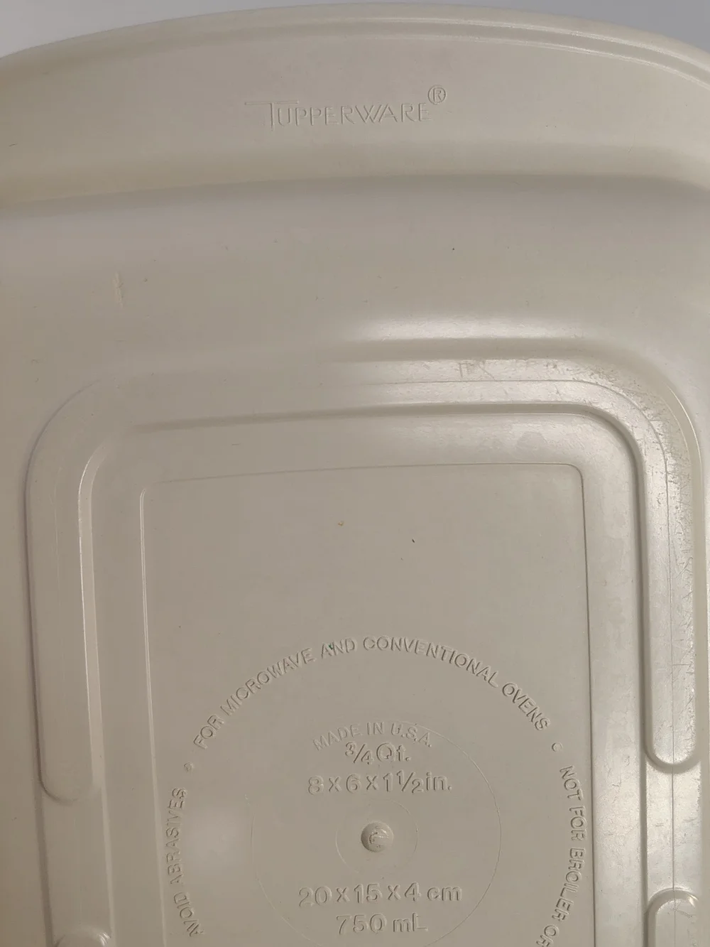 Tupperware Beige Rectangular Container Set Of 2. 1 Qt and 3/4 qt Microwave Safe.